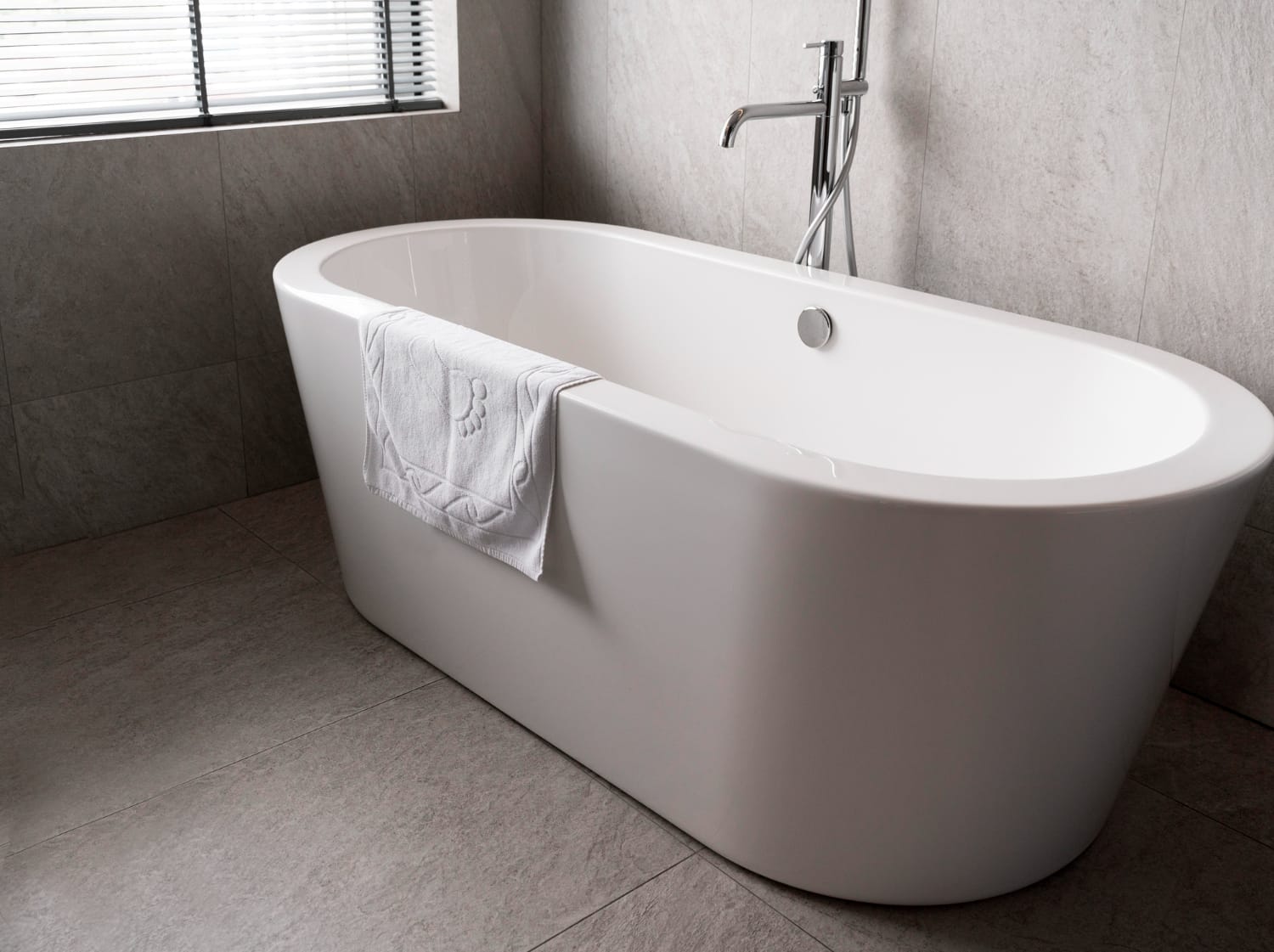 bathtub renovation in vancouver